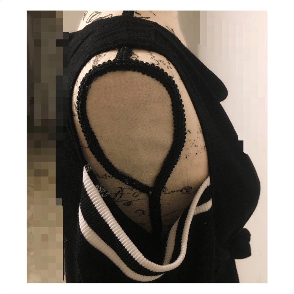 Sweatshirt - Picture 3 of 5